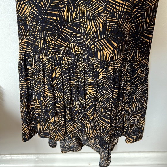 • Midi Dress • - Picture 4 of 8